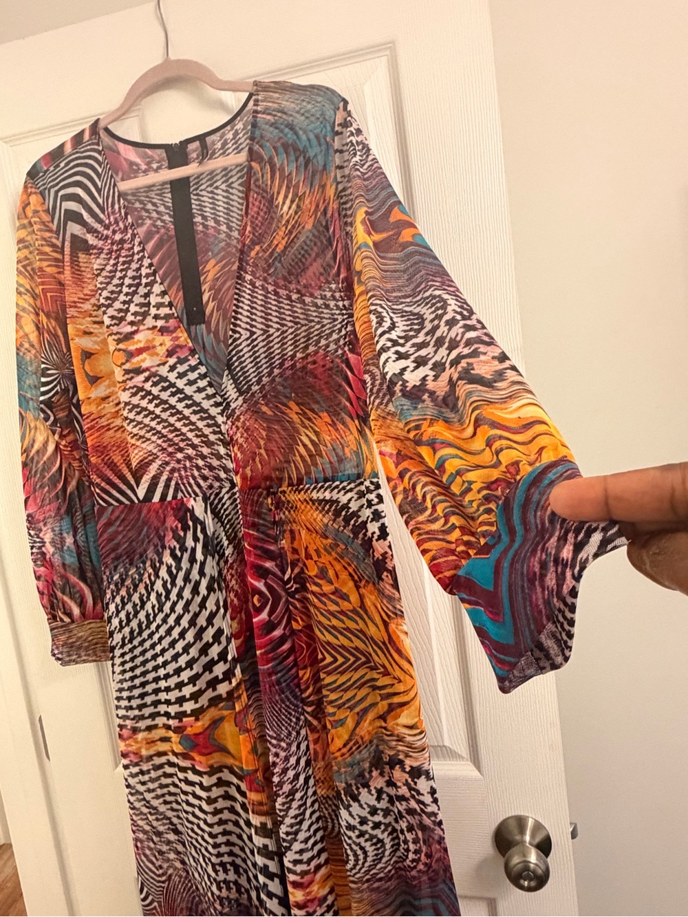 Multi-Color deepneck Abstract Pattern jumpsuit - Picture 4 of 6
